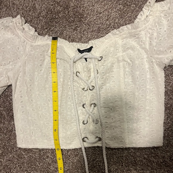 SOLD F21 | Eyelet Puff Sleeve Lace Up Milkmaid Crop Top Size Large - Picture 5 of 5